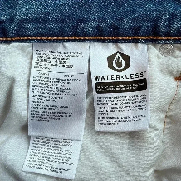 Levi’s Waterless Button Fly Raw Hem Deconstructed Denim Mini Skirt Size 31 - Picture 14 of 14